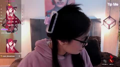 Eva   Emily online show from October 8, 2025, 11:41 am