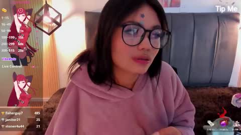 Eva   Emily online show from October 8, 2025, 11:57 pm