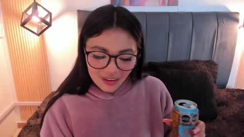 Eva   Emily online show from October 10, 2025, 11:53 am