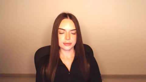 Eva online show from October 1, 2025, 5:19 pm