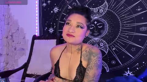 Eva  online show from November 9, 2025, 8:56 am