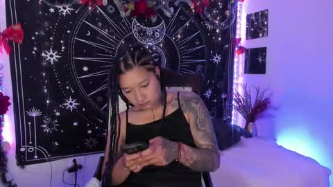 Eva  online show from December 5, 2025, 9:29 am