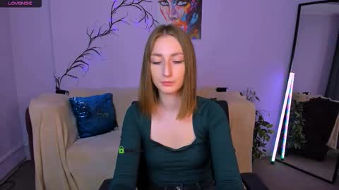 Snapshot of eva_smiith_ chatting on September 12, 2025, 5:40 am Eva online show from September 12, 2025, 5:40 am