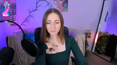 Snapshot of eva_smiith_ chatting on October 15, 2025, 6:35 am Eva online show from October 15, 2025, 6:35 am