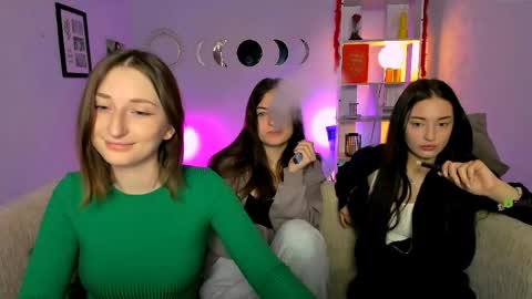 Snapshot of eva_smiith_ chatting on April 28, 2026, 5:45 am Eva online show from April 28, 2026, 5:45 am