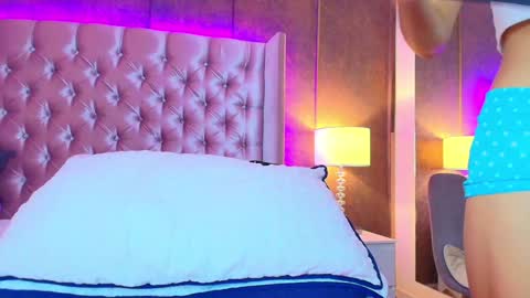 Snapshot of evaa_cloee chatting on February 6, 2025, 1:49 am EVA CLOEE online show from February 6, 2025, 1:49 am