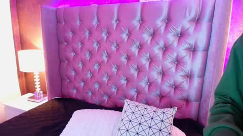 Snapshot of evaa_cloee chatting on February 23, 2025, 1:24 am EVA CLOEE online show from February 23, 2025, 1:24 am