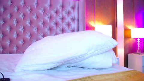 Snapshot of evaa_cloee chatting on March 5, 2025, 7:49 am EVA CLOEE online show from March 5, 2025, 7:49 am