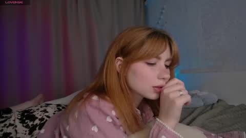 Snapshot of evaa_moonn_ chatting on April 17, 2026, 10:07 am Eva online show from April 17, 2026, 10:07 am