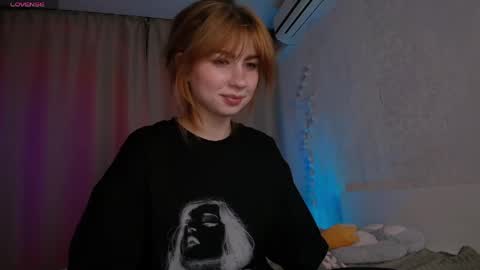 Snapshot of evaa_moonn_ chatting on April 17, 2026, 10:35 pm Eva online show from April 17, 2026, 10:35 pm