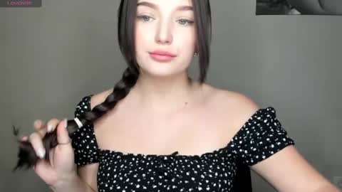 Eva online show from December 6, 2024, 12:49 pm