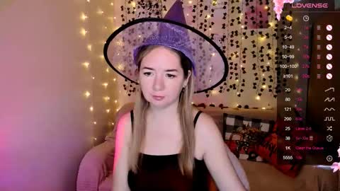 Snapshot of evabraunn_ chatting on October 29, 2025, 2:14 am Eva online show from October 29, 2025, 2:14 am