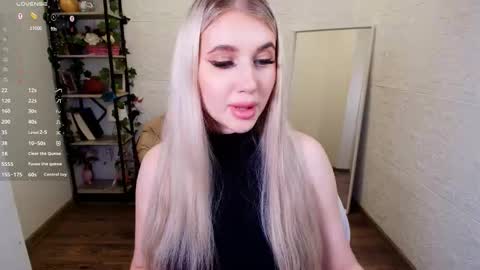 Eva  online show from March 19, 2026, 3:32 am