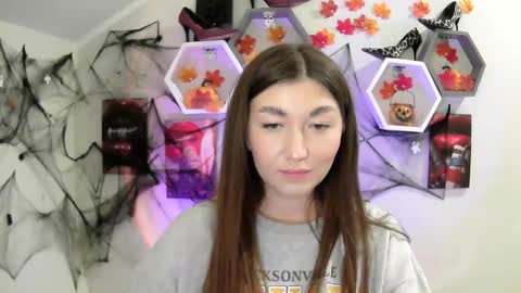 Snapshot of evachaturbatte chatting on October 15, 2025, 11:10 am Evachaturbatte online show from October 15, 2025, 11:10 am