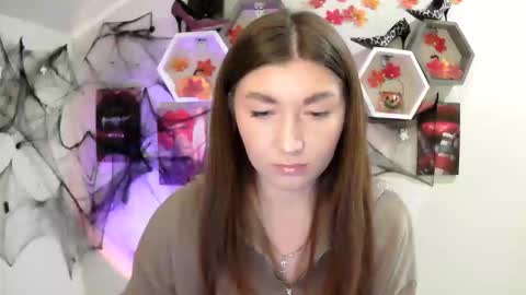 Snapshot of evachaturbatte chatting on October 16, 2025, 9:21 am Evachaturbatte online show from October 16, 2025, 9:21 am