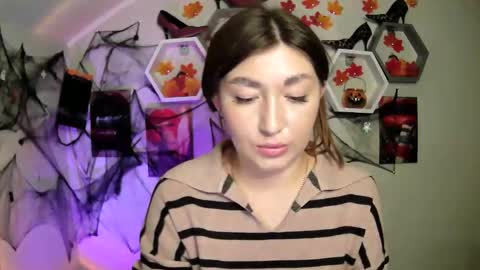 Snapshot of evachaturbatte chatting on October 24, 2025, 12:01 pm Evachaturbatte online show from October 24, 2025, 12:01 pm