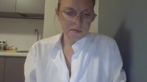 evaglad online show from September 20, 2025, 3:57 pm