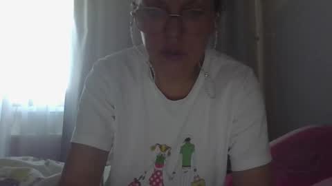 evaglad online show from September 27, 2025, 5:56 am