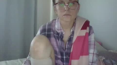 evaglad online show from October 7, 2025, 10:34 am