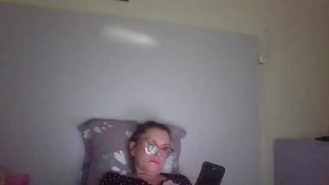 evaglad online show from October 9, 2025, 3:21 pm