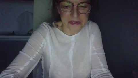 evaglad online show from October 30, 2025, 5:42 am