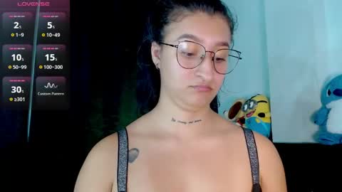 Snapshot of evah_lee chatting on May 5, 2026, 1:57 am Evah Lee online show from May 5, 2026, 1:57 am