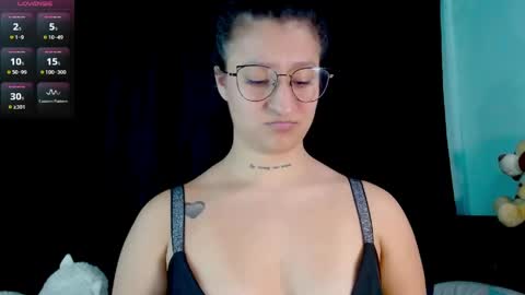 Snapshot of evah_lee chatting on May 28, 2026, 4:10 am Evah Lee online show from May 28, 2026, 4:10 am