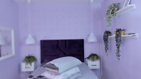 evahalston online show from October 20, 2025, 1:39 am