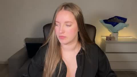 Snapshot of evajuly chatting on June 11, 2026, 8:07 pm Eva online show from June 11, 2026, 8:07 pm