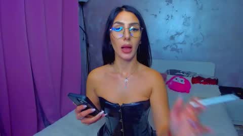 Snapshot of evalaane chatting on November 2, 2025, 9:06 pm Eva online show from November 2, 2025, 9:06 pm