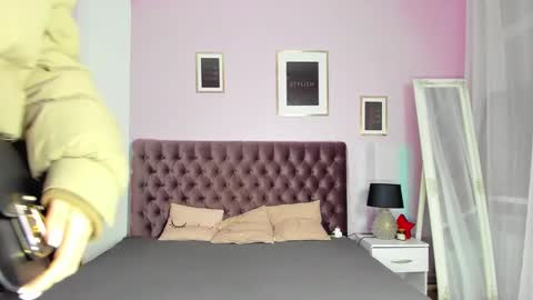 Eva online show from January 24, 2025, 3:54 am