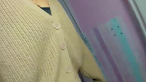 Eva online show from October 31, 2025, 4:02 am