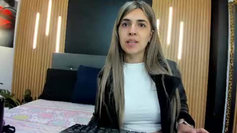 Snapshot of evaloviaa_ chatting on July 16, 2026, 1:06 pm Eva online show from July 16, 2026, 1:06 pm