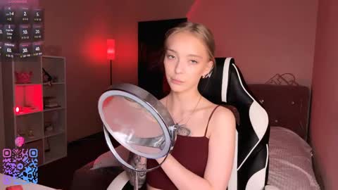 Snapshot of evamourr chatting on May 26, 2026, 3:30 pm Eva online show from May 26, 2026, 3:30 pm