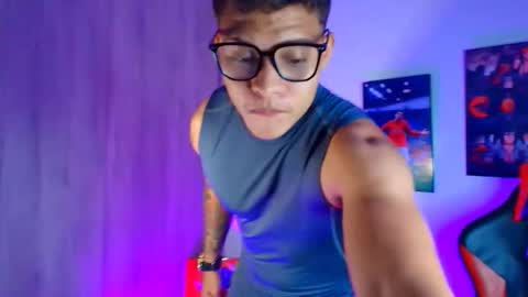 EVAN GREY online show from September 17, 2025, 2:35 am