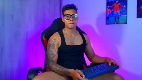 EVAN GREY online show from October 9, 2025, 3:59 am