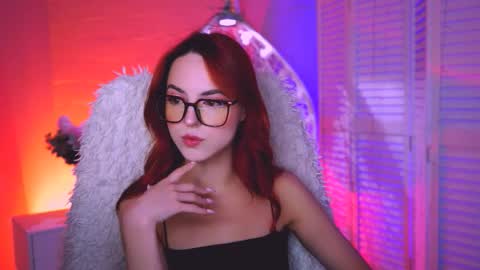 Eva  online show from September 24, 2025, 12:19 pm