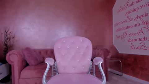 Snapshot of evanew_ chatting on February 17, 2025, 9:52 pm Eva online show from February 17, 2025, 9:52 pm