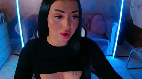 Snapshot of evanew_ chatting on October 19, 2025, 5:13 pm Eva online show from October 19, 2025, 5:13 pm