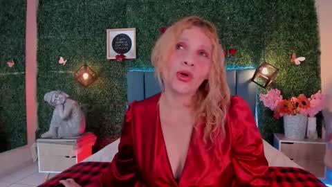 Snapshot of evangelyne_rose chatting on March 7, 2026, 7:33 pm Evangelyne online show from March 7, 2026, 7:33 pm