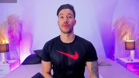 Snapshot of evans_opry1 chatting on October 7, 2025, 8:39 pm E V A N S online show from October 7, 2025, 8:39 pm