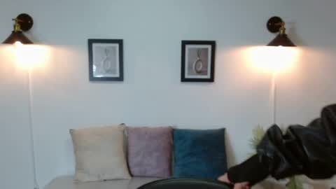 Evanssa lx online show from April 6, 2026, 7:04 pm