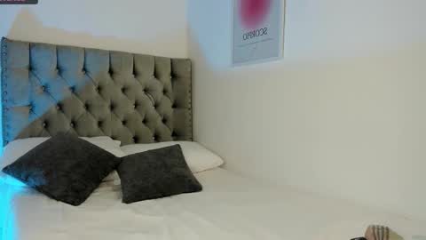 Eva Olimpo online show from December 15, 2025, 3:44 am