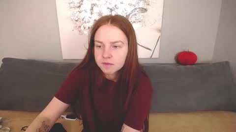 Snapshot of evarey_ chatting on October 23, 2025, 4:23 am Adelina online show from October 23, 2025, 4:23 am