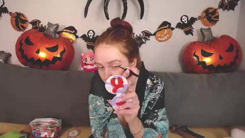 Snapshot of evarey_ chatting on October 24, 2025, 5:37 am Adelina online show from October 24, 2025, 5:37 am