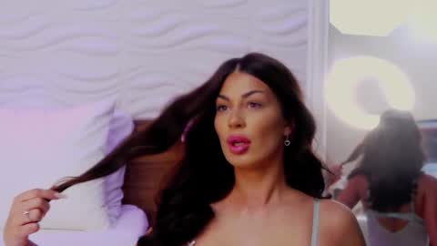 EvaRhea online show from September 16, 2025, 3:51 am