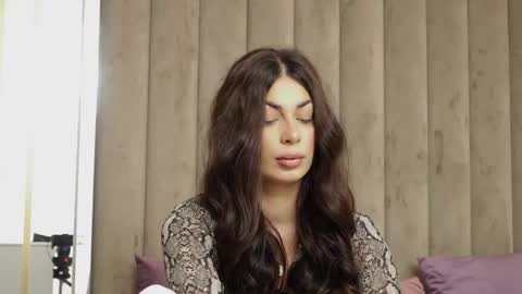 EvaRhea online show from September 22, 2025, 3:08 am