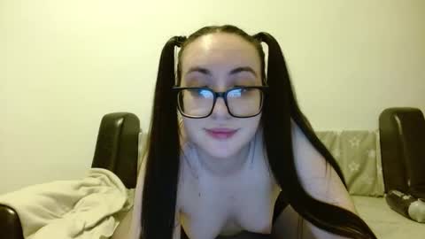 EvaRyde online show from January 5, 2026, 5:27 pm