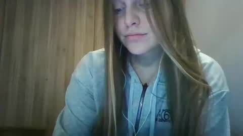 Snapshot of evasapples2026 chatting on January 15, 2026, 7:06 pm evasapples2026 online show from January 15, 2026, 7:06 pm