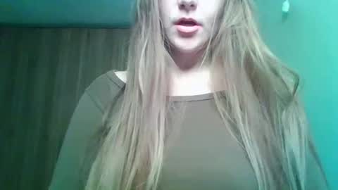 evasapples2026 online show from March 21, 2026, 9:51 pm